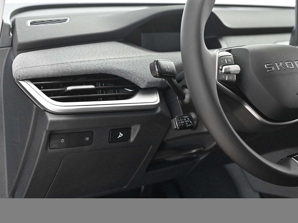 Skoda Enyaq 60 AHK eKLAPPE NAVI SITZHZG