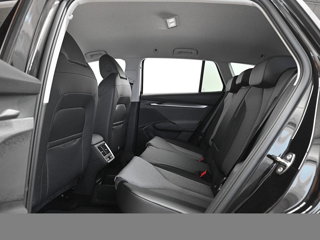 Skoda Enyaq 60 AHK eKLAPPE NAVI SITZHZG