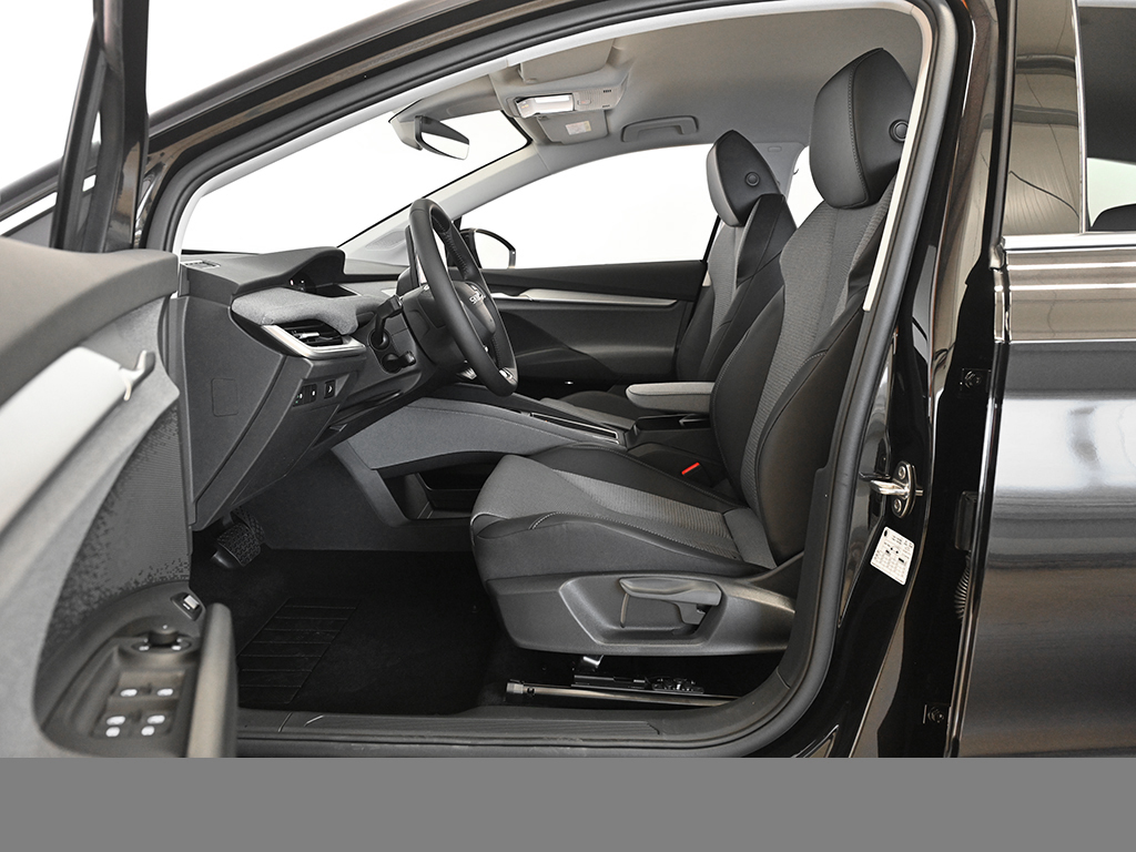 Skoda Enyaq 60 AHK eKLAPPE NAVI SITZHZG