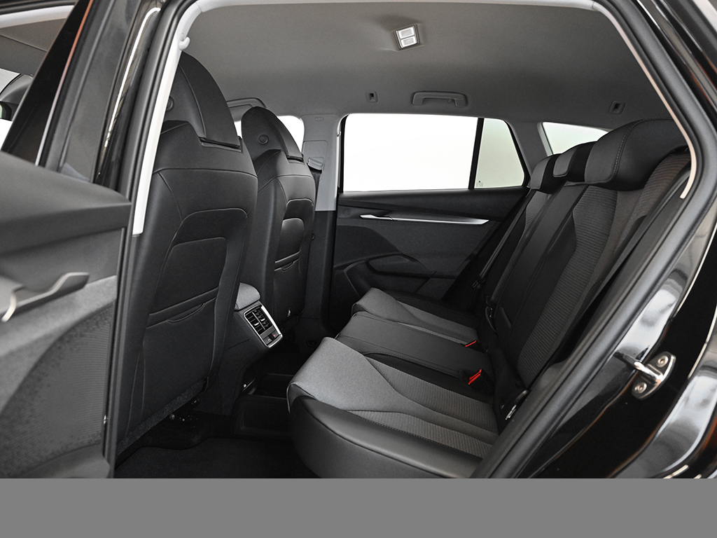 Skoda Enyaq 60 AHK eKLAPPE NAVI SITZHZG