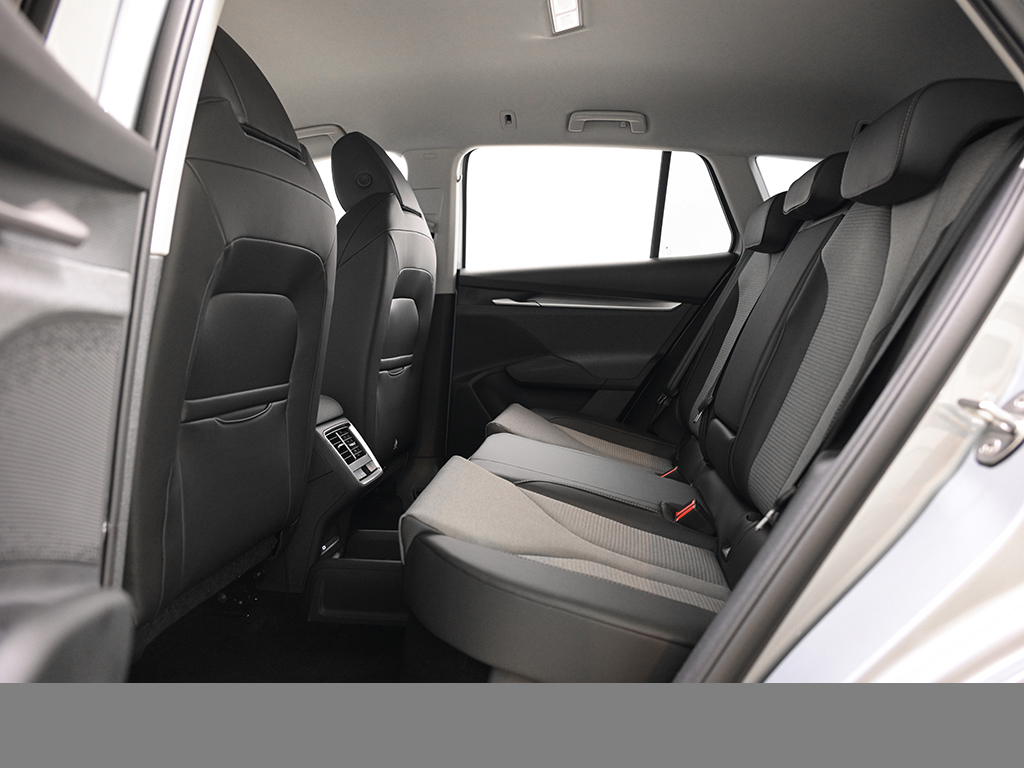 Skoda Enyaq 60 AHK WÄRMEPUMPE eKLAPPE KEYLESS LM19