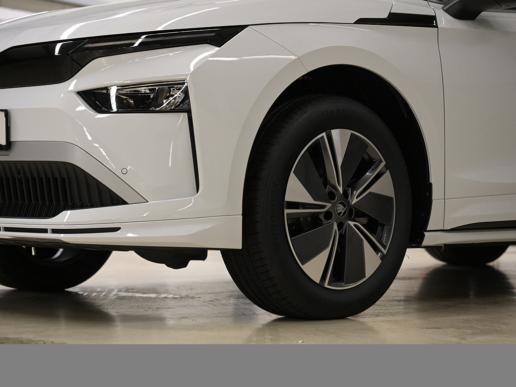 Skoda Enyaq 60 AHK eKLAPPE NAVI SITZHZG