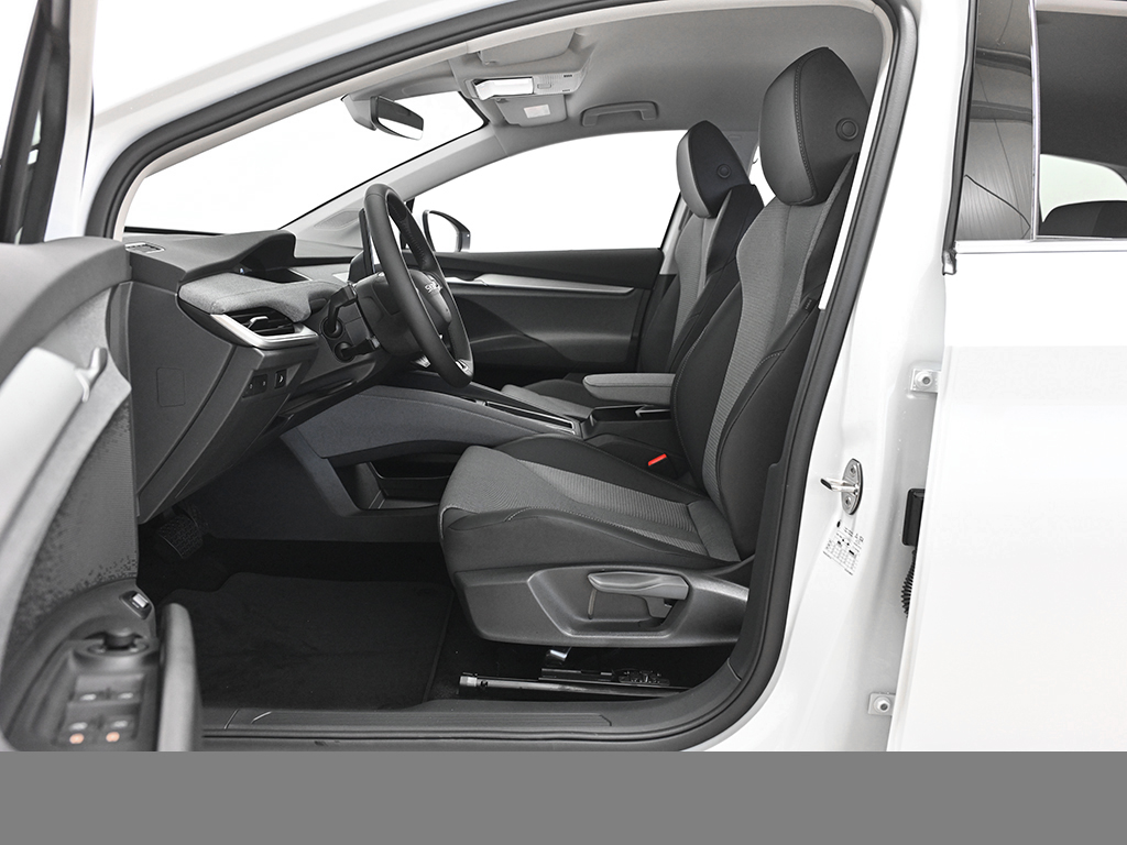 Skoda Enyaq 60 AHK eKLAPPE NAVI SITZHZG