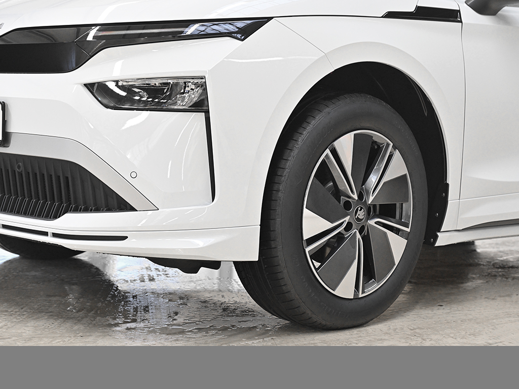 Skoda Enyaq 60 AHK eKLAPPE NAVI SITZHZG