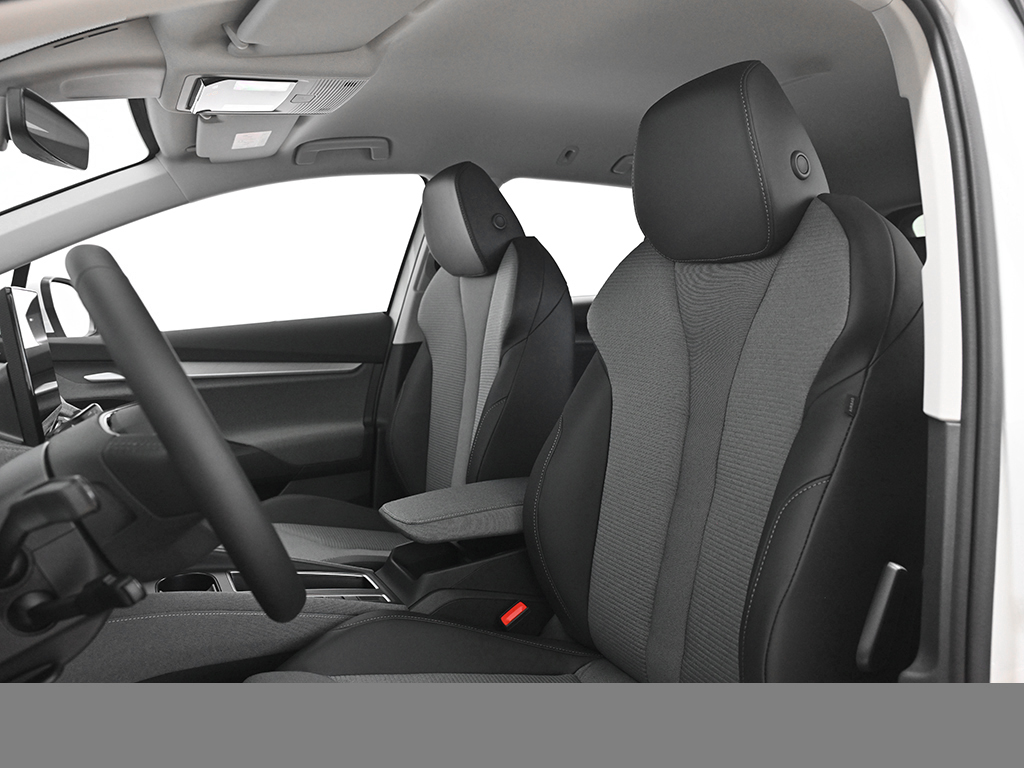 Skoda Enyaq 60 AHK eKLAPPE NAVI SITZHZG