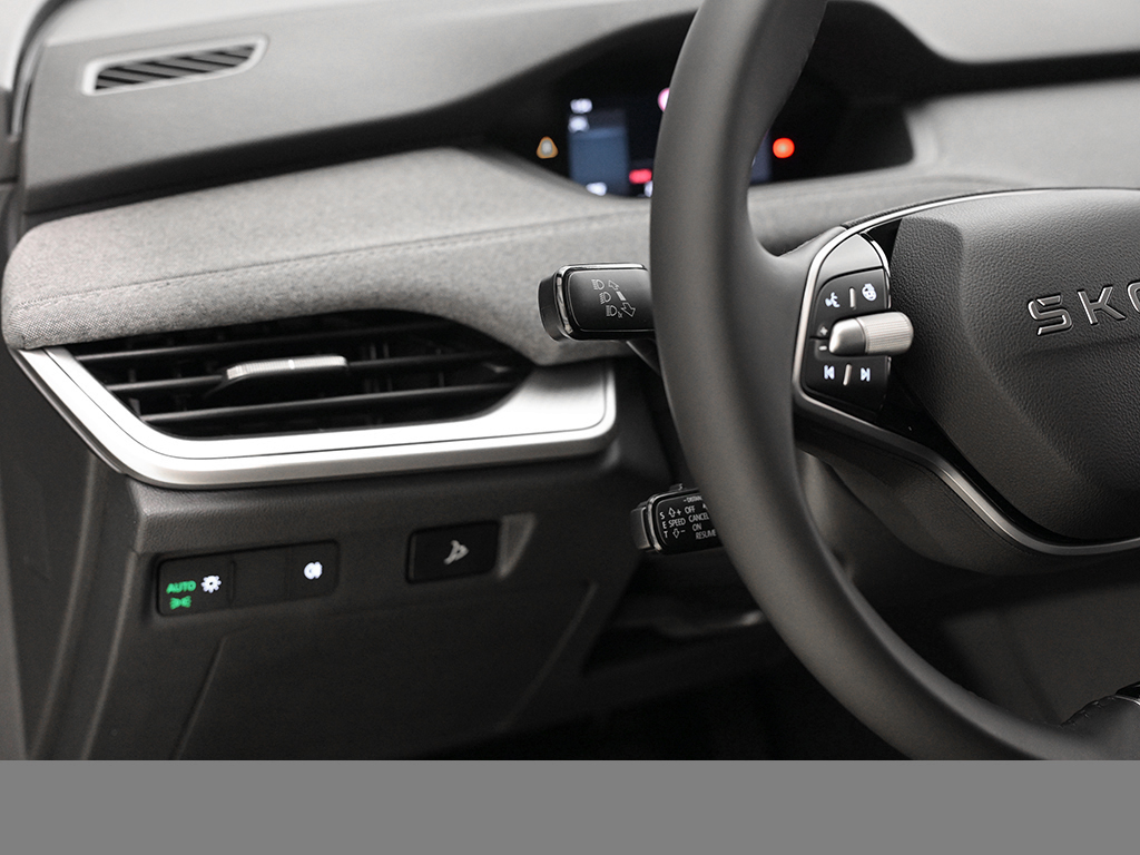 Skoda Enyaq 60 AHK eKLAPPE NAVI SITZHZG