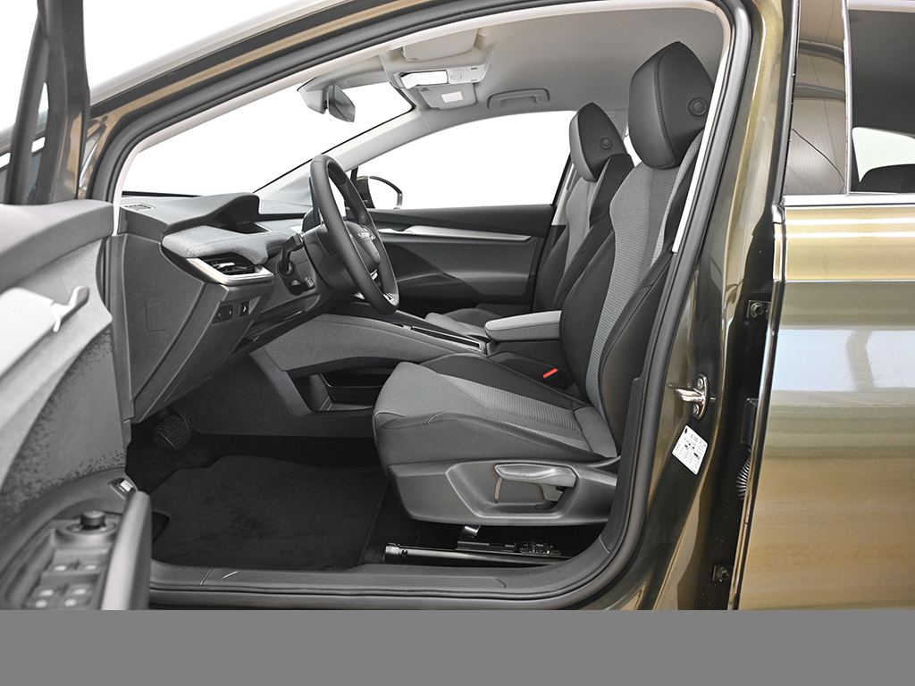 Skoda Enyaq 60 AHK WÄRMEPUMPE eKLAPPE KEYLESS LM19