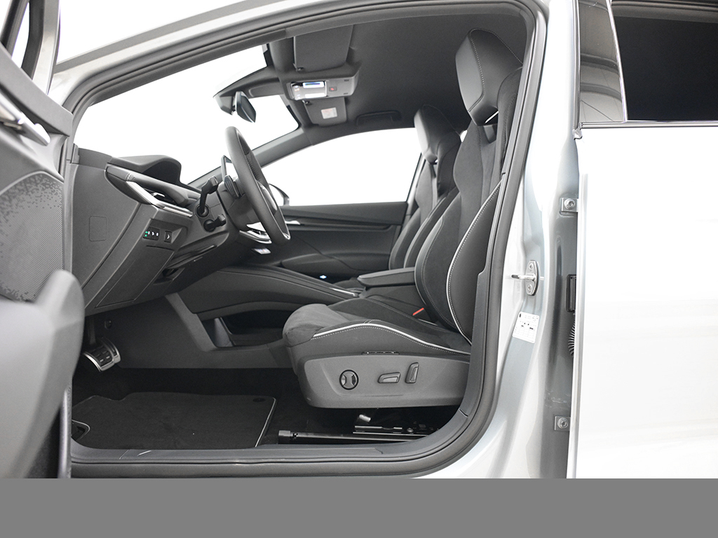 Skoda Enyaq 60 SPORTLINE AHK eKLAPPE CAM MATRIXLED