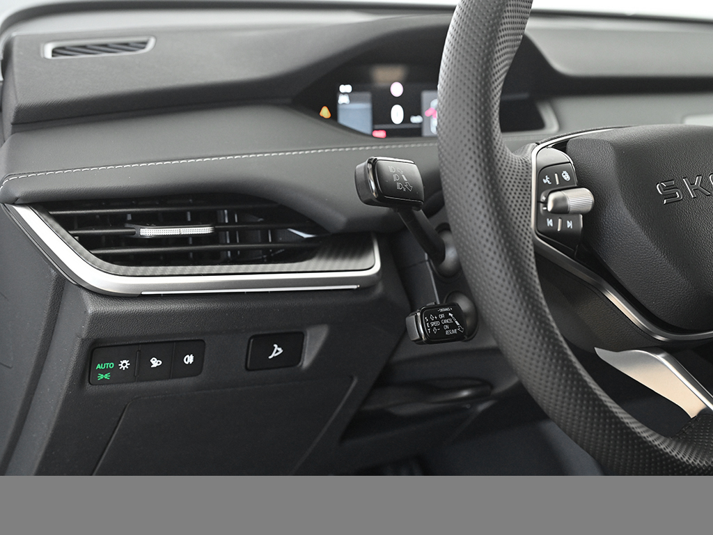 Skoda Enyaq 60 SPORTLINE AHK MATRIXLED eKLAPPE NAVI