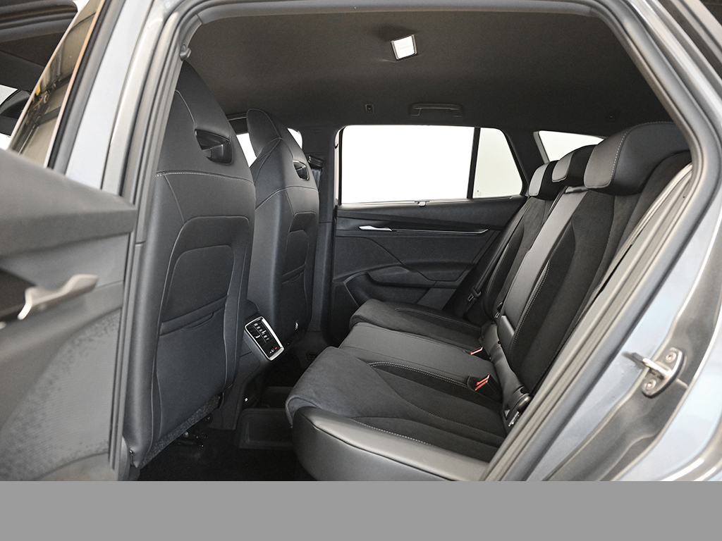 Skoda Enyaq 60 SPORTLINE AHK MATRIXLED eKLAPPE NAVI