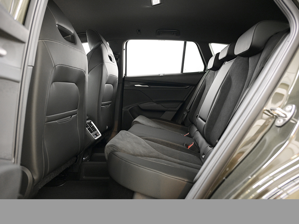 Skoda Enyaq 60 SPORTLINE AHK MATRIXLED eKLAPPE NAVI