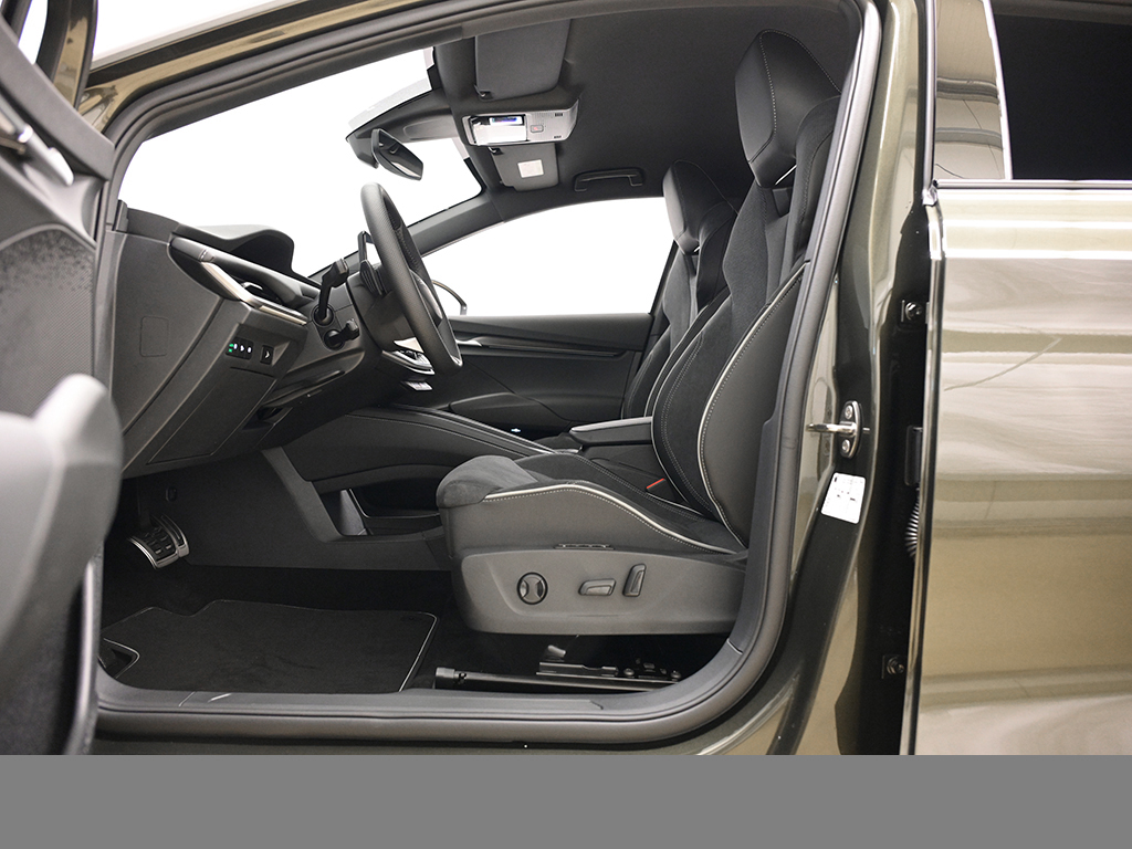 Skoda Enyaq 60 SPORTLINE AHK MATRIXLED eKLAPPE NAVI