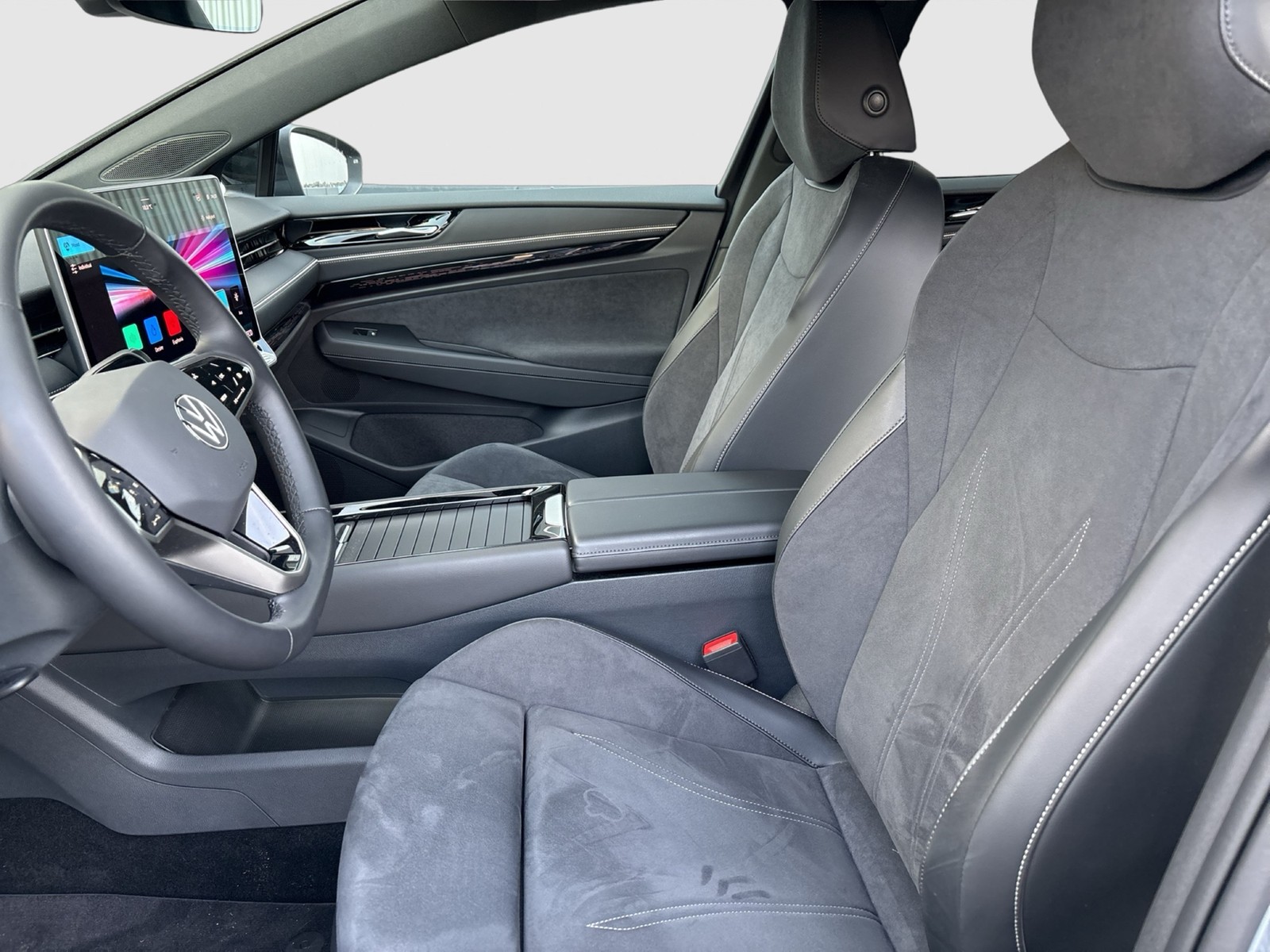 Volkswagen ID.7 Tourer PRO BLACKSTYLE WÄRMEPUMPE AHK 360CAM