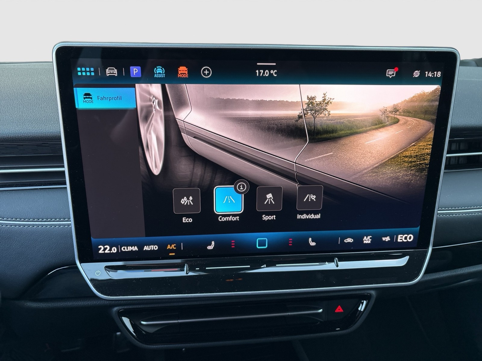 Volkswagen ID.7 Tourer PRO WÄRMEPUMPE AHK 360°CAM ACC LM20