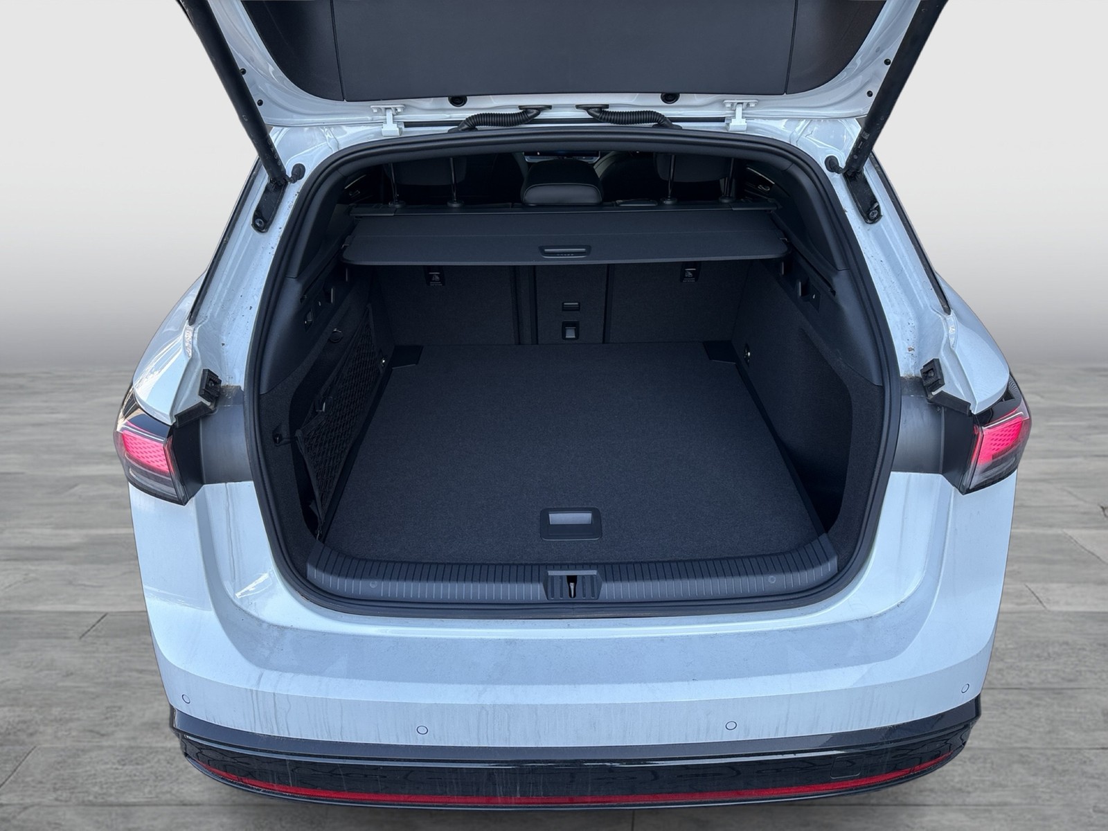 Volkswagen ID.7 Tourer PRO WÄRMEPUMPE AHK 360°CAM ACC LM20