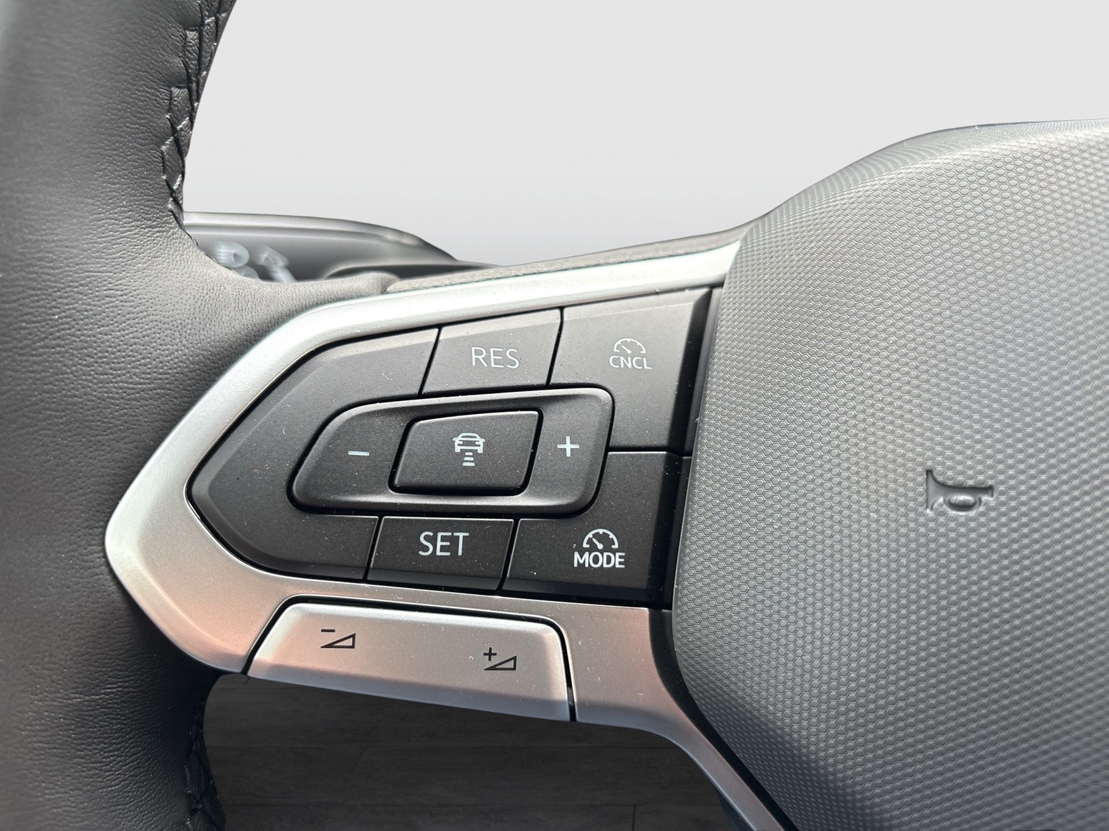 Volkswagen Golf Variant 1.5 STYLE DSG AHK eKLAPPE CAM LM18