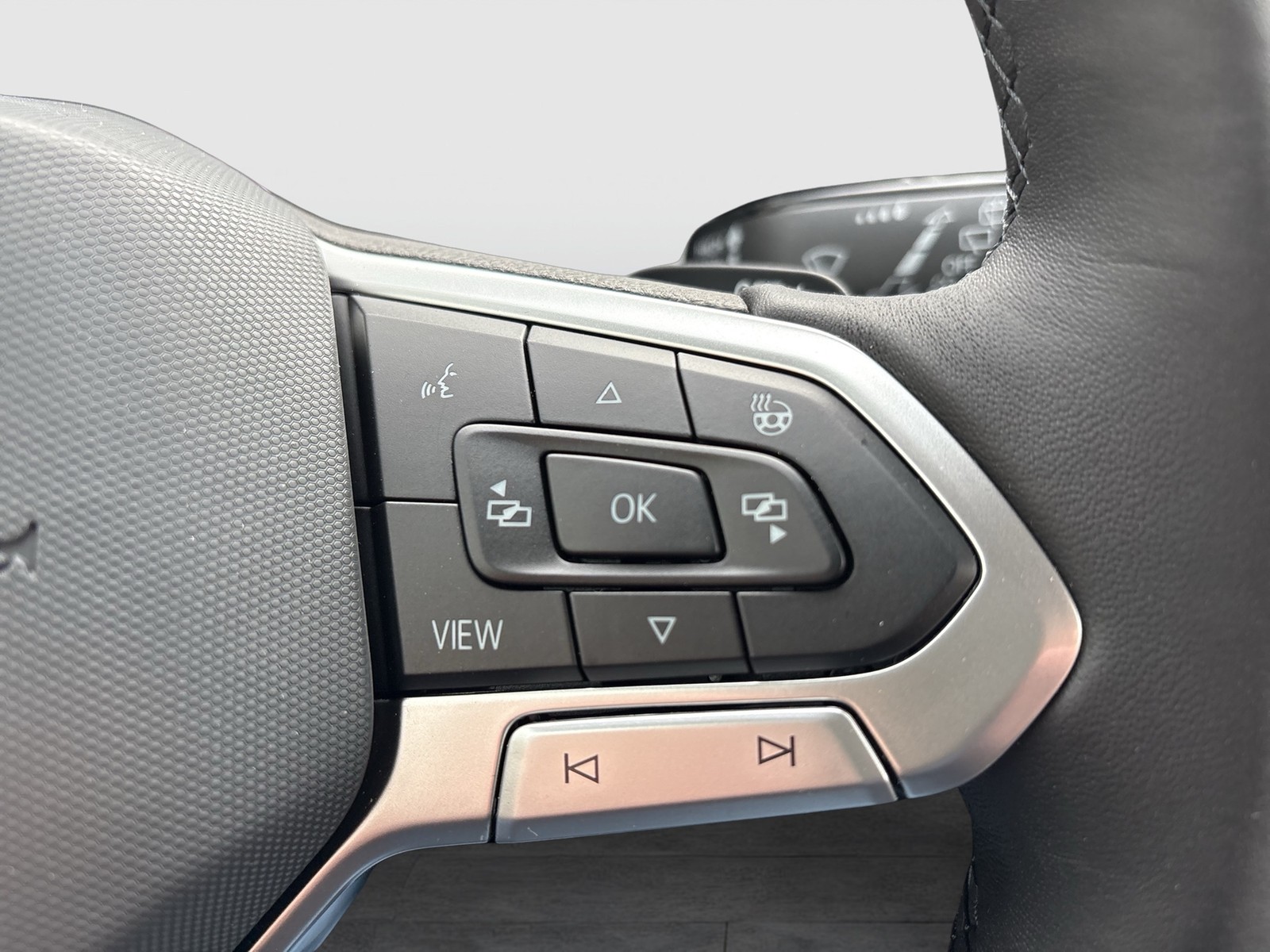 Volkswagen Golf Variant 1.5 STYLE DSG AHK eKLAPPE CAM LM18