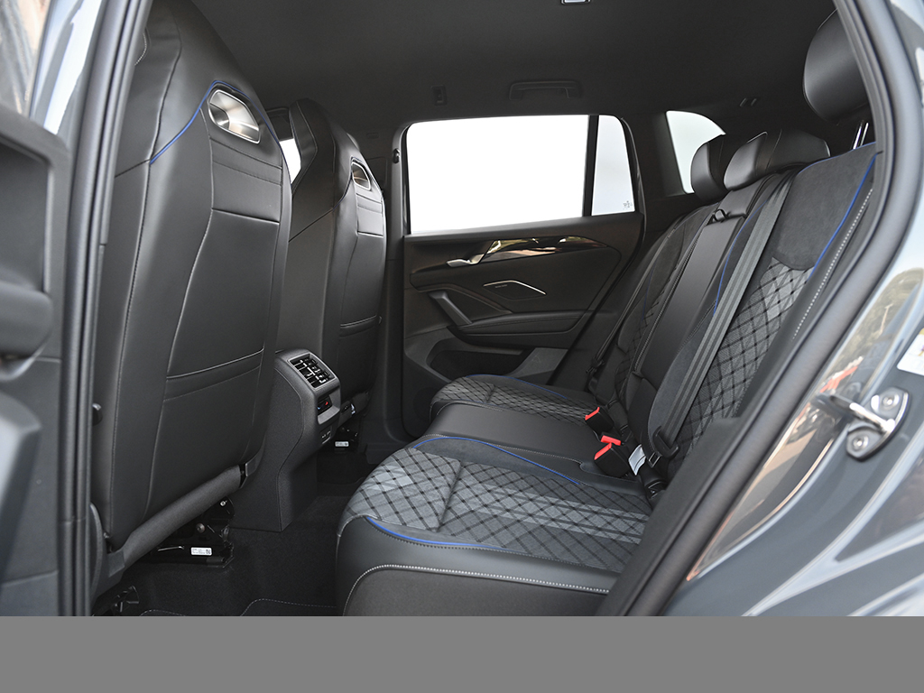 Volkswagen Tiguan 1.5 R-LINE DSG BLACKSTYLE HARMANKARDON