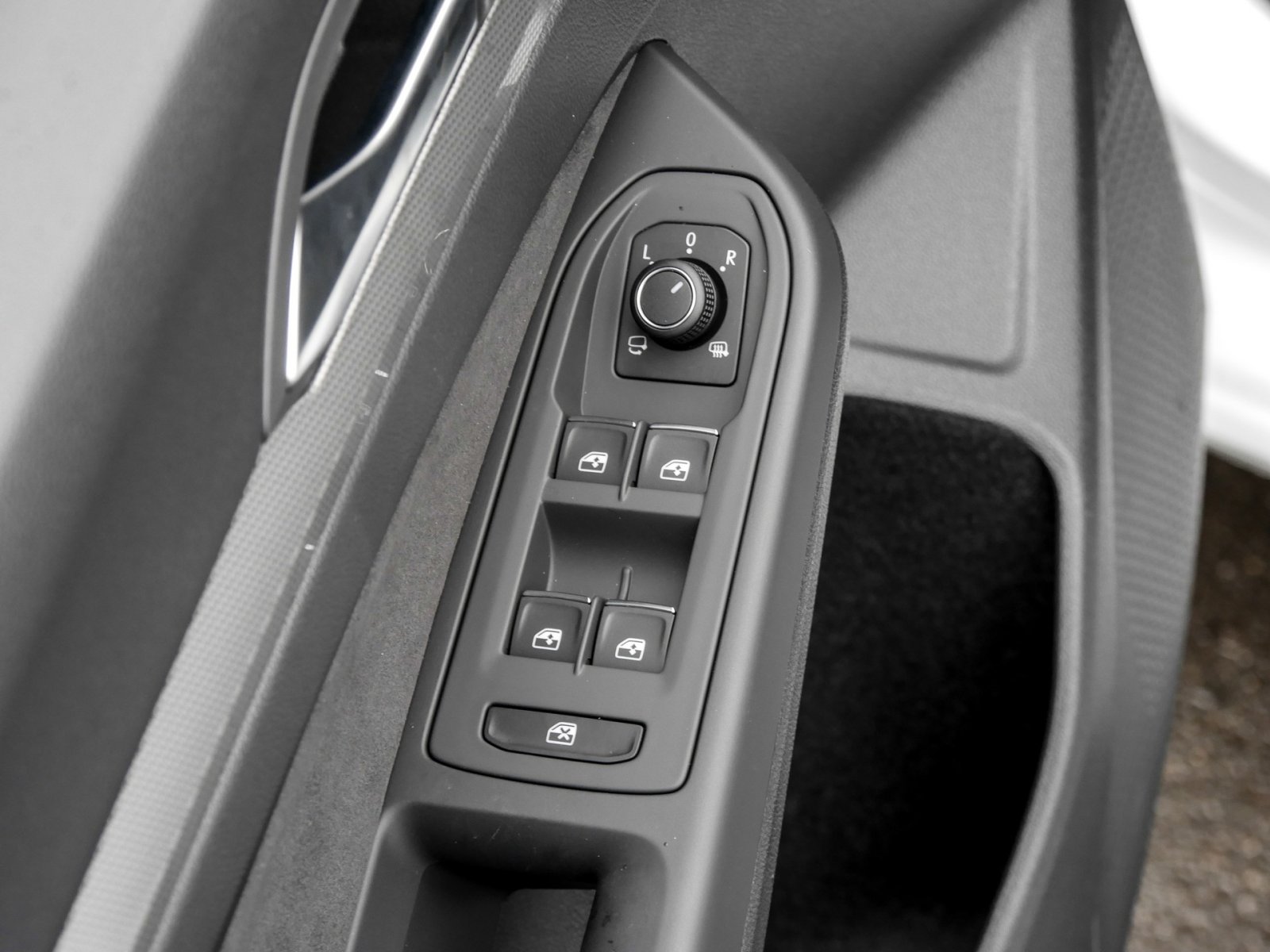 Volkswagen Golf 1.5 STYLE DSG PANO MATRIXLED AHK LM18