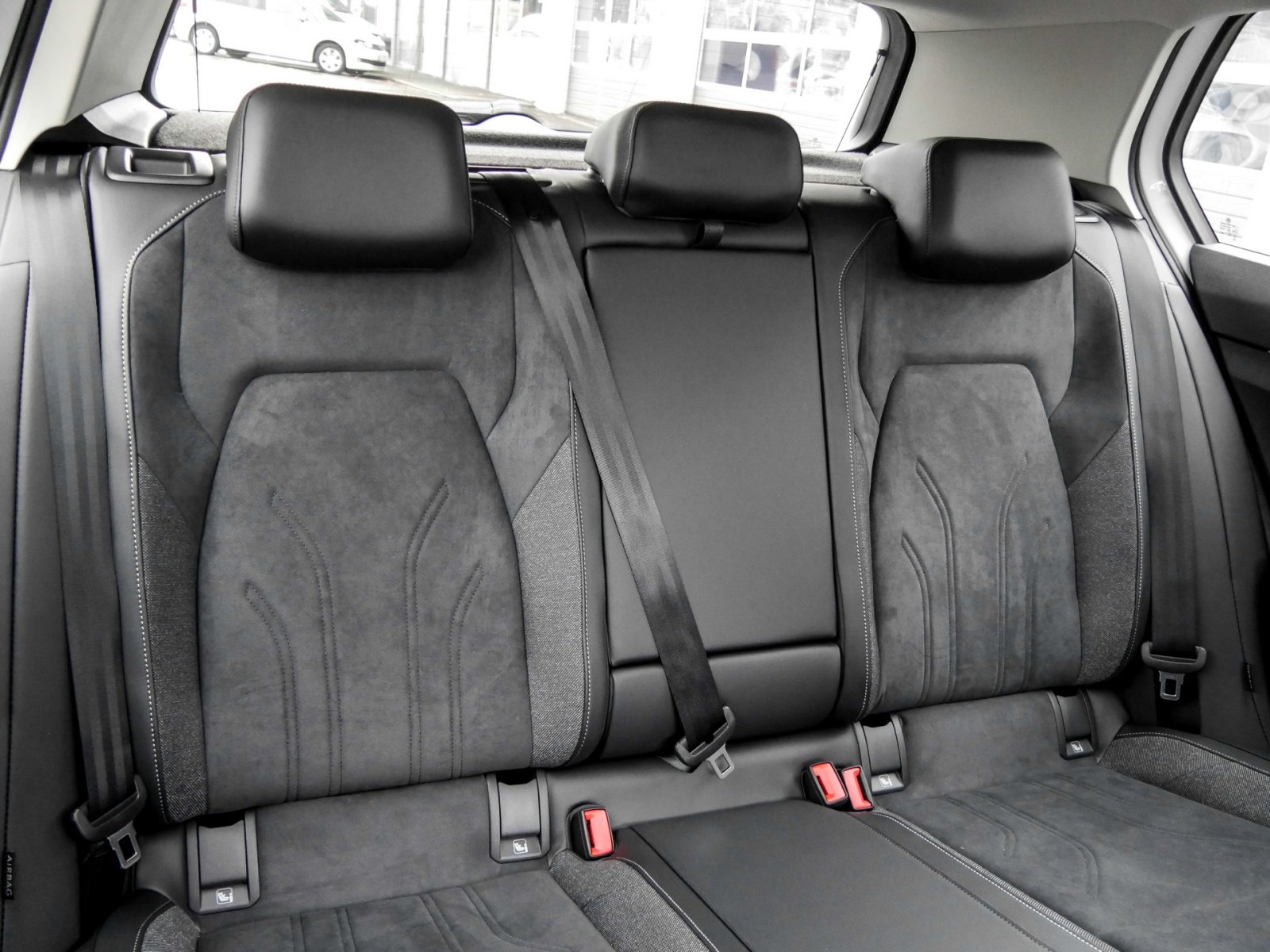 Volkswagen Golf 1.5 STYLE DSG PANO MATRIXLED AHK LM18