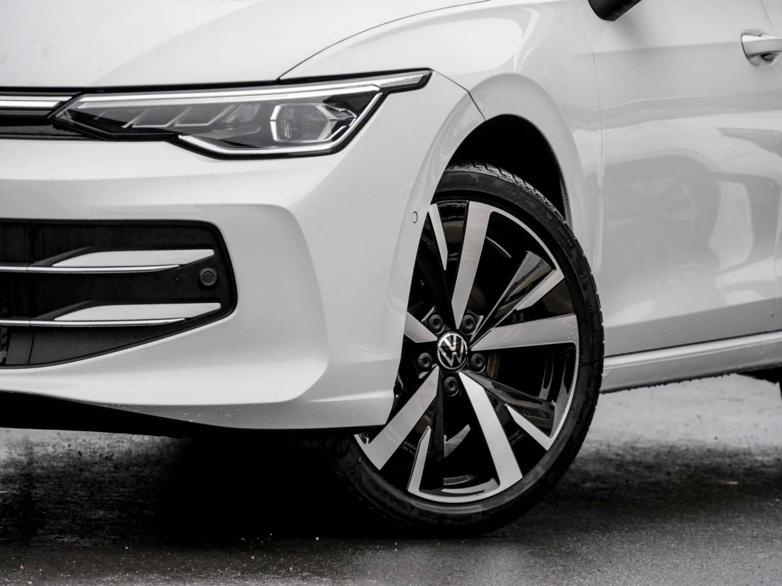 Volkswagen Golf 1.5 STYLE DSG PANO MATRIXLED AHK LM18