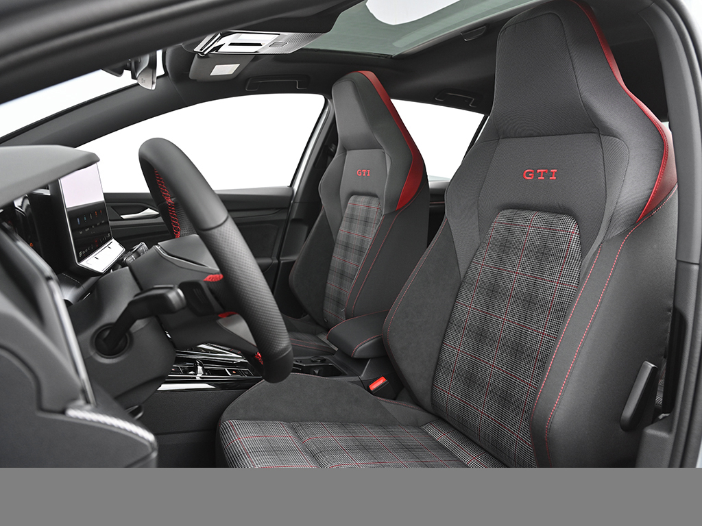 Volkswagen Golf GTI BLACKSTYLE HARMANKARDON PANO