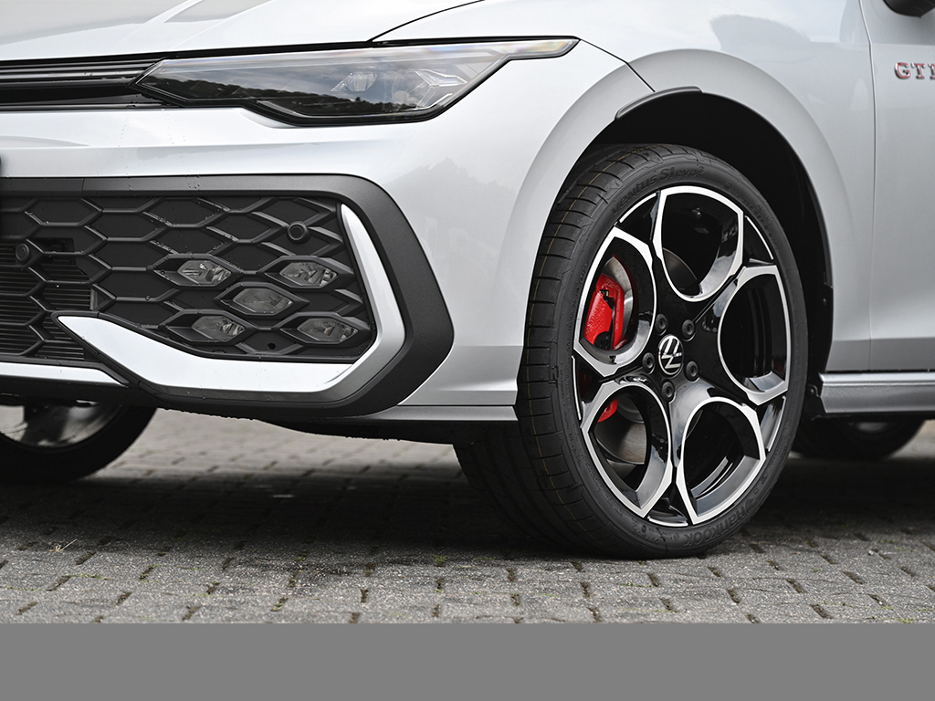 Volkswagen Golf GTI BLACKSTYLE HARMANKARDON PANO