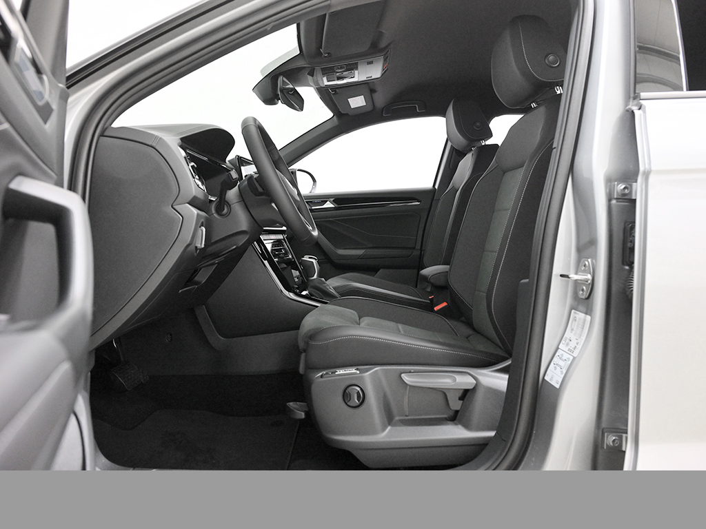 Volkswagen T-Roc 2.0 STYLE DSG BLACKSTYLE AHK LED+ CAM LM19