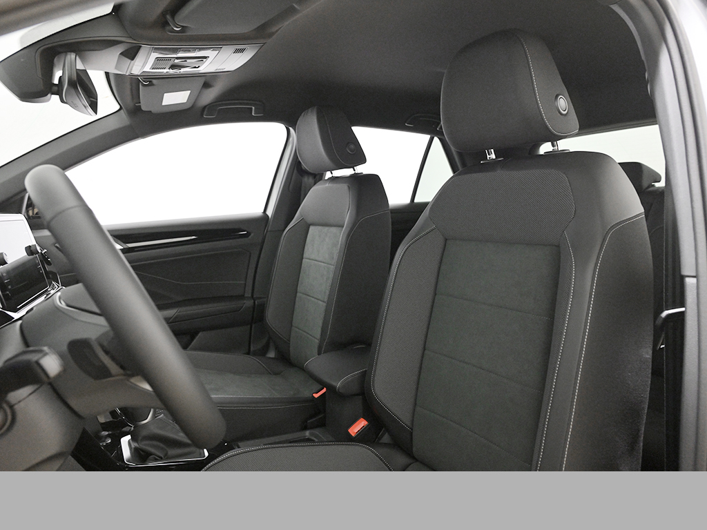 Volkswagen T-Roc 2.0 STYLE DSG BLACKSTYLE AHK LED+ CAM LM19