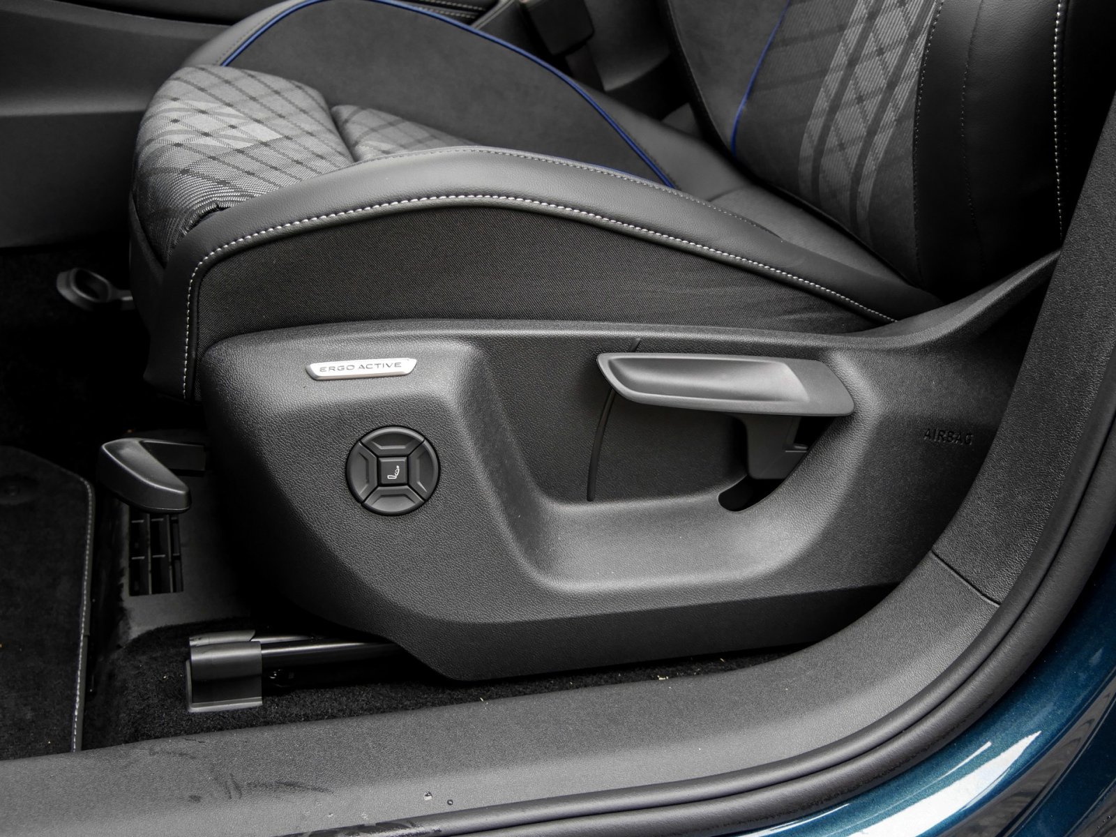 Volkswagen Tiguan 1.5 R-LINE DSG BLACKSTYLE PANO eKLAPPE