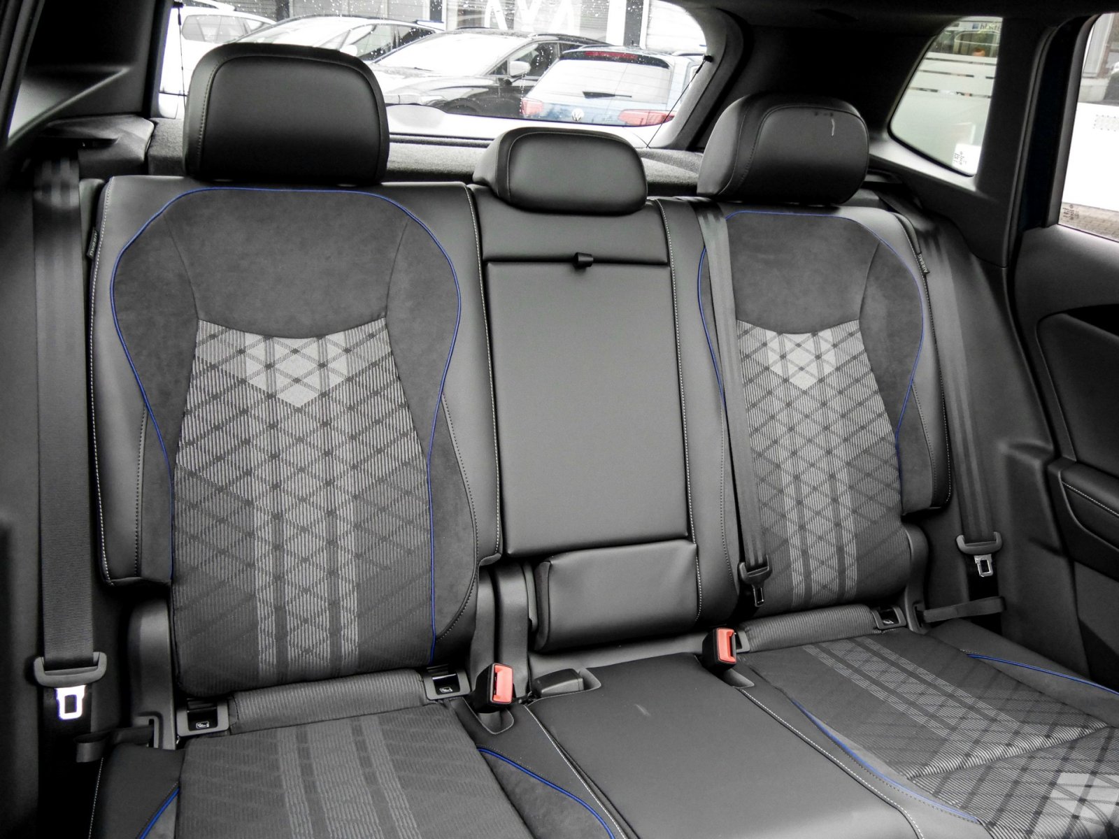 Volkswagen Tiguan 1.5 R-LINE DSG BLACKSTYLE PANO eKLAPPE