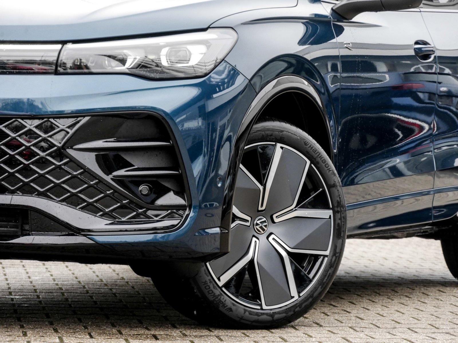 Volkswagen Tiguan 1.5 R-LINE DSG BLACKSTYLE PANO eKLAPPE