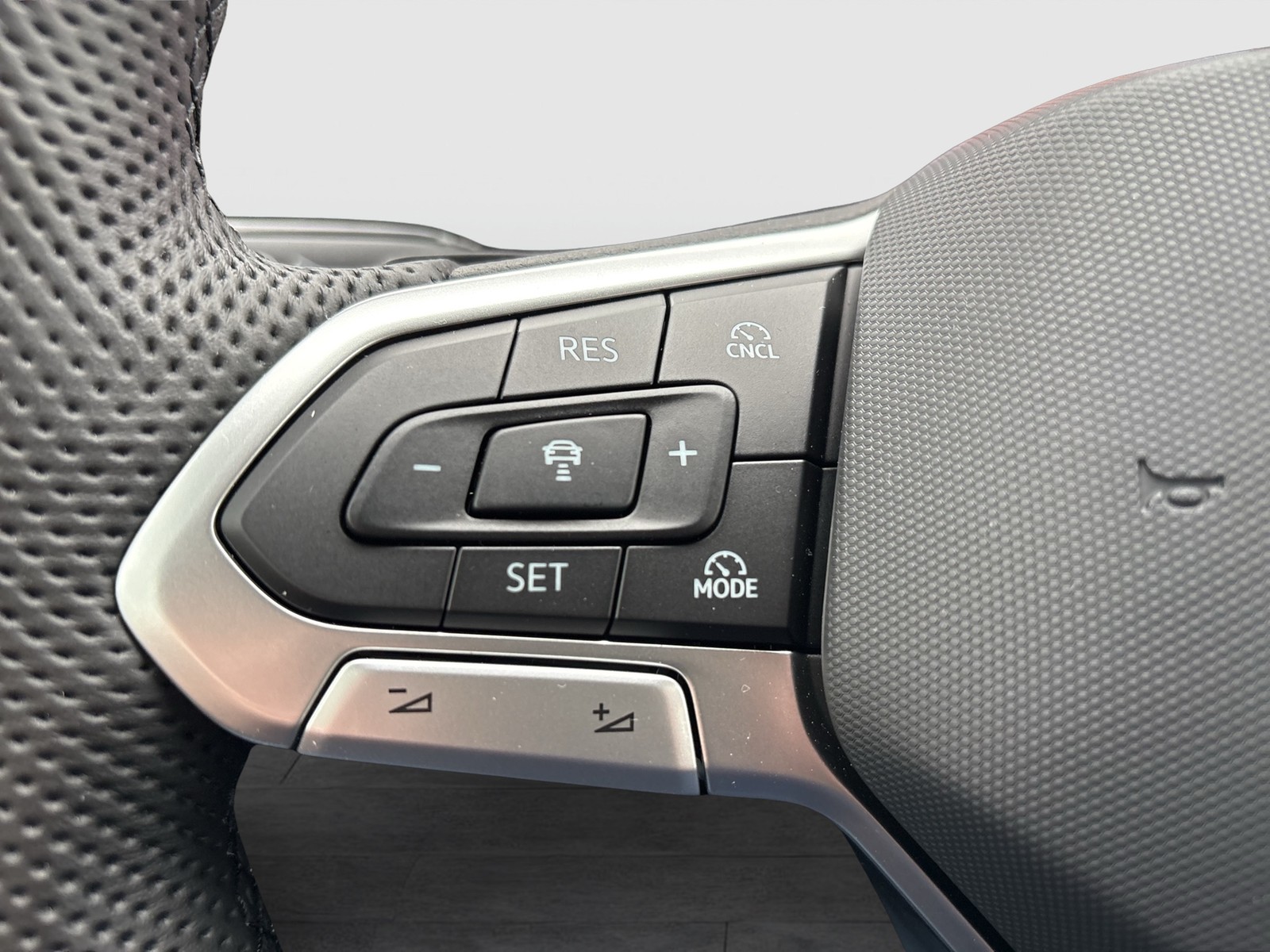 Volkswagen Golf Variant 1.5 R-LINE DSG BLACKSTYLE eKLAPPE