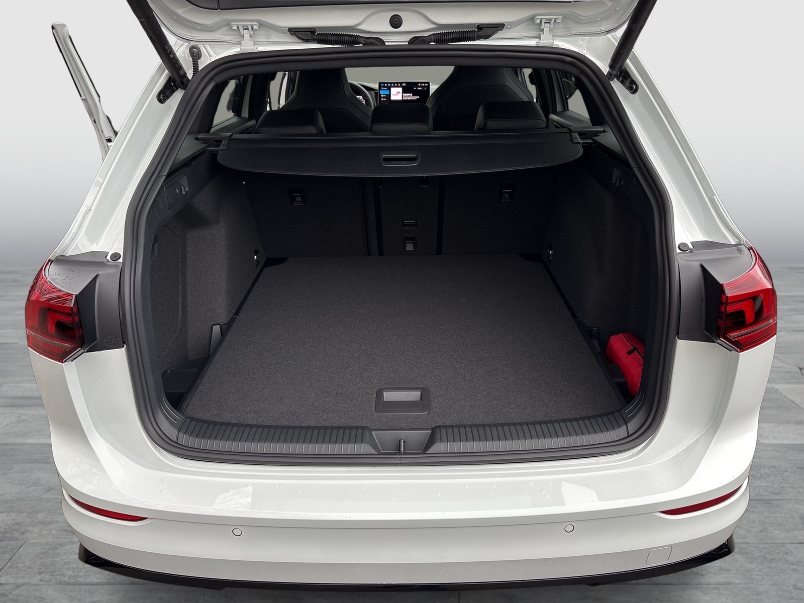 Volkswagen Golf Variant 1.5 R-LINE DSG BLACKSTYLE eKLAPPE