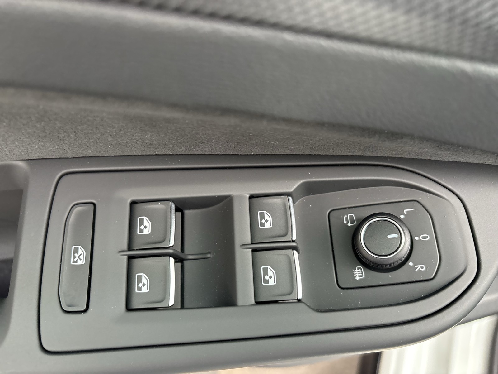 Volkswagen Golf Variant 1.5 R-LINE DSG BLACKSTYLE eKLAPPE