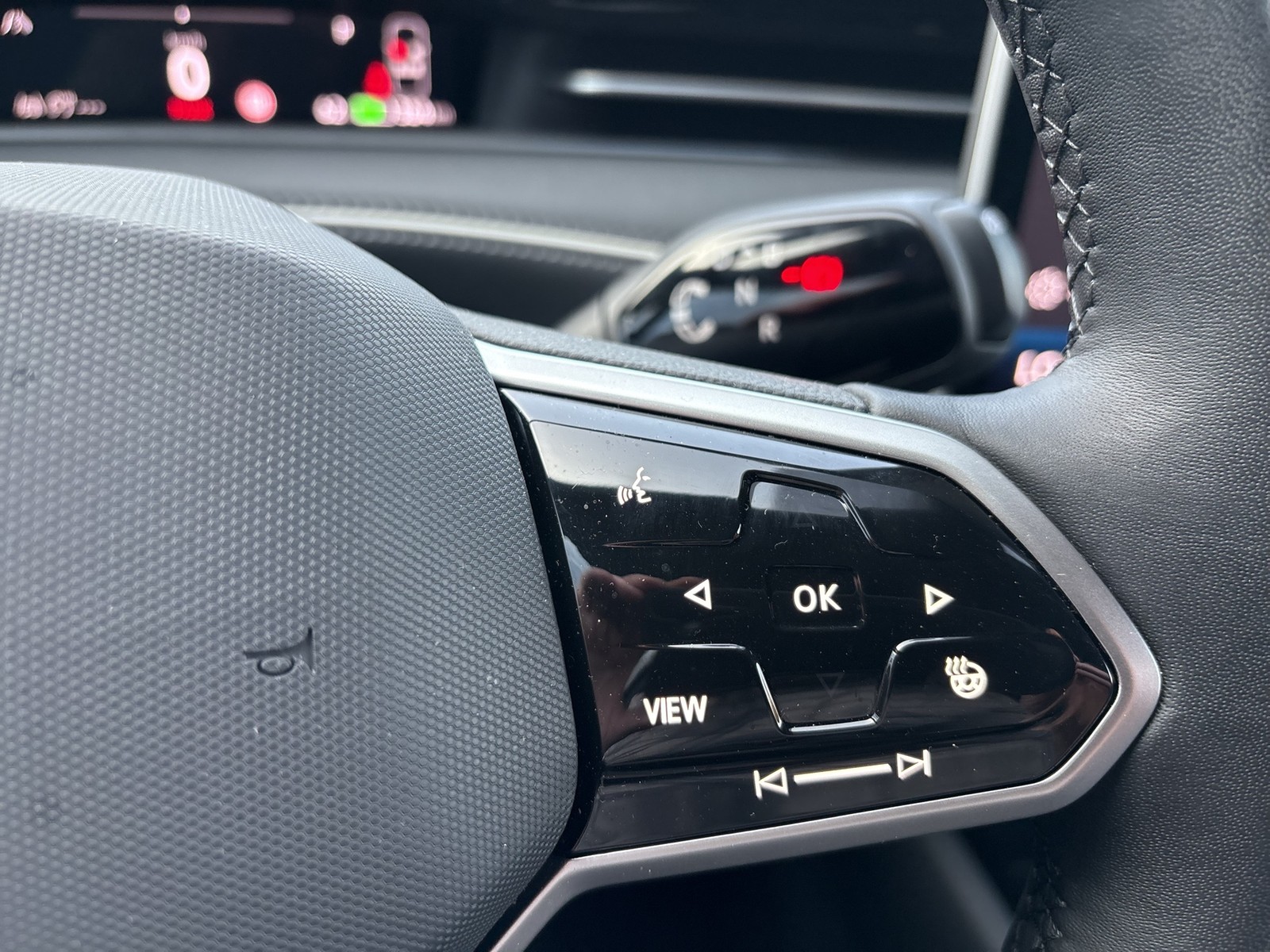 Volkswagen ID.7 Tourer PRO BLACKSTYLE WÄRMEPUMPE AHK 360CAM