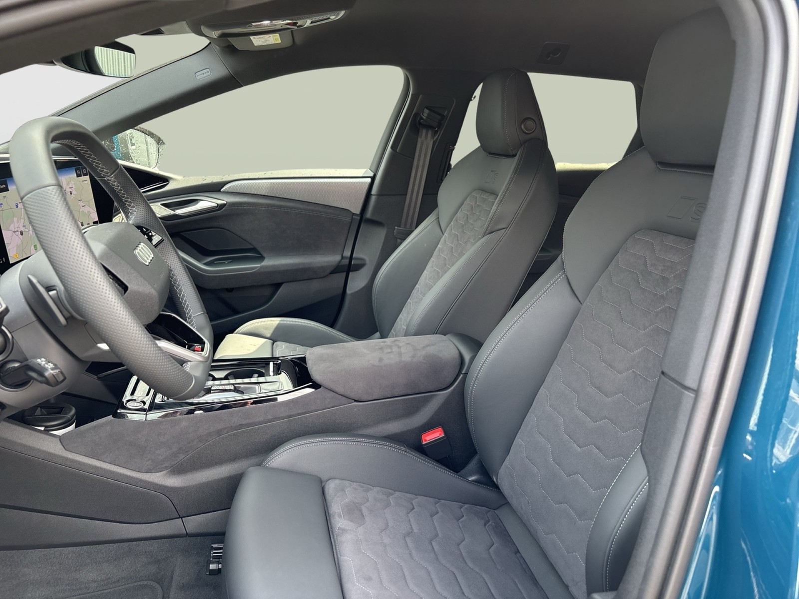Audi A6 e-tron Avant performance S LINE AHK ACC LM21