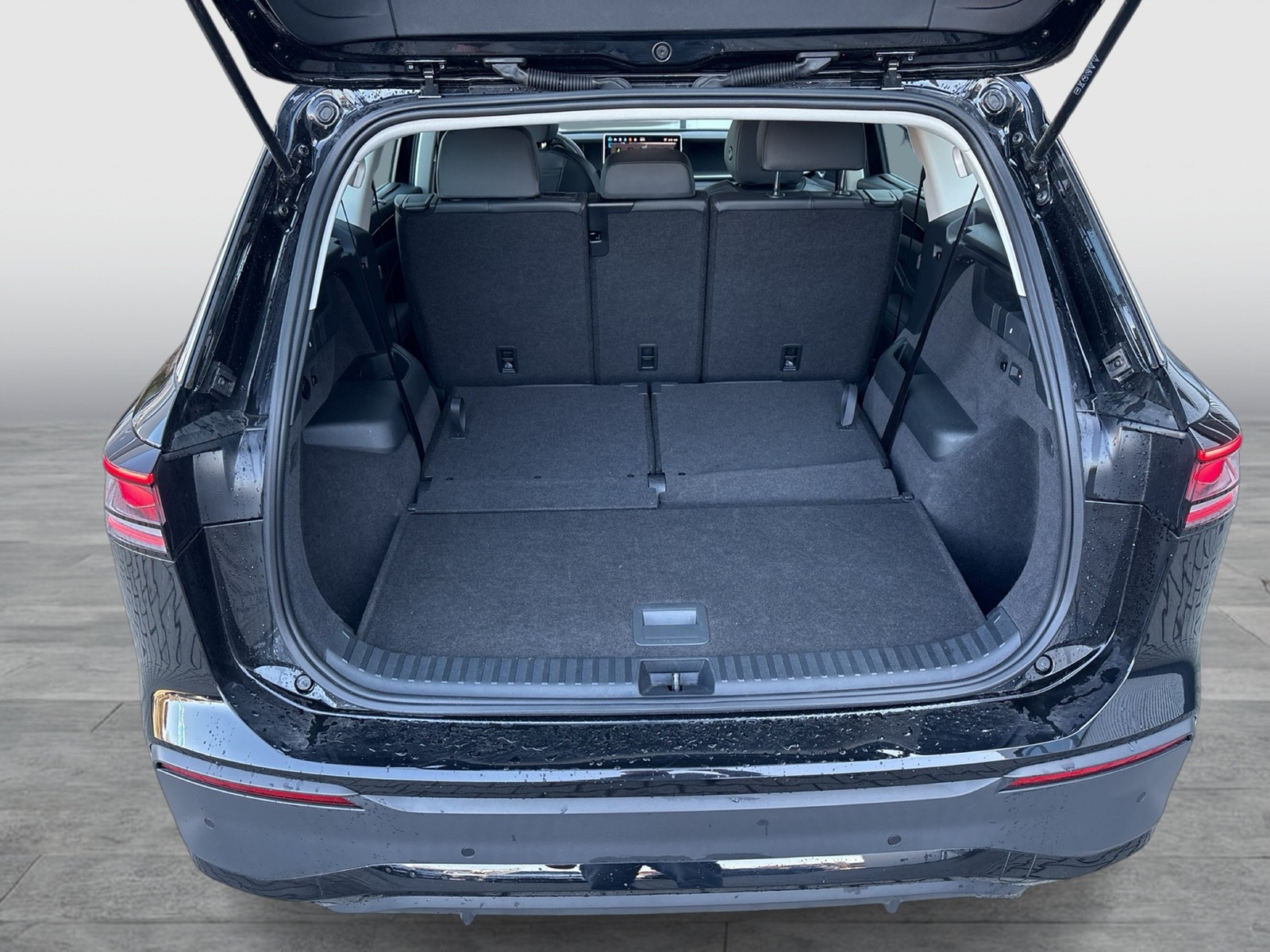 Volkswagen Tayron 2.0 LIFE 4X4 7SITZE AHK 360°CAM HD-MATRIX