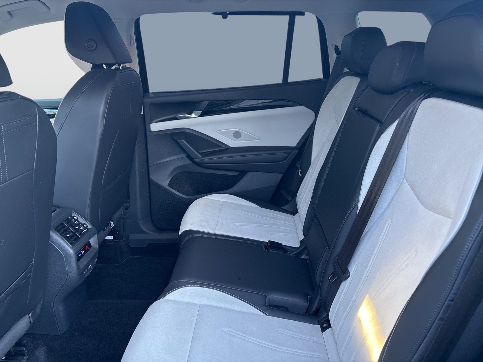 Volkswagen Tayron 1.5 HYBRID ELEGANCE AHK CAM ACC E-KLAPPE