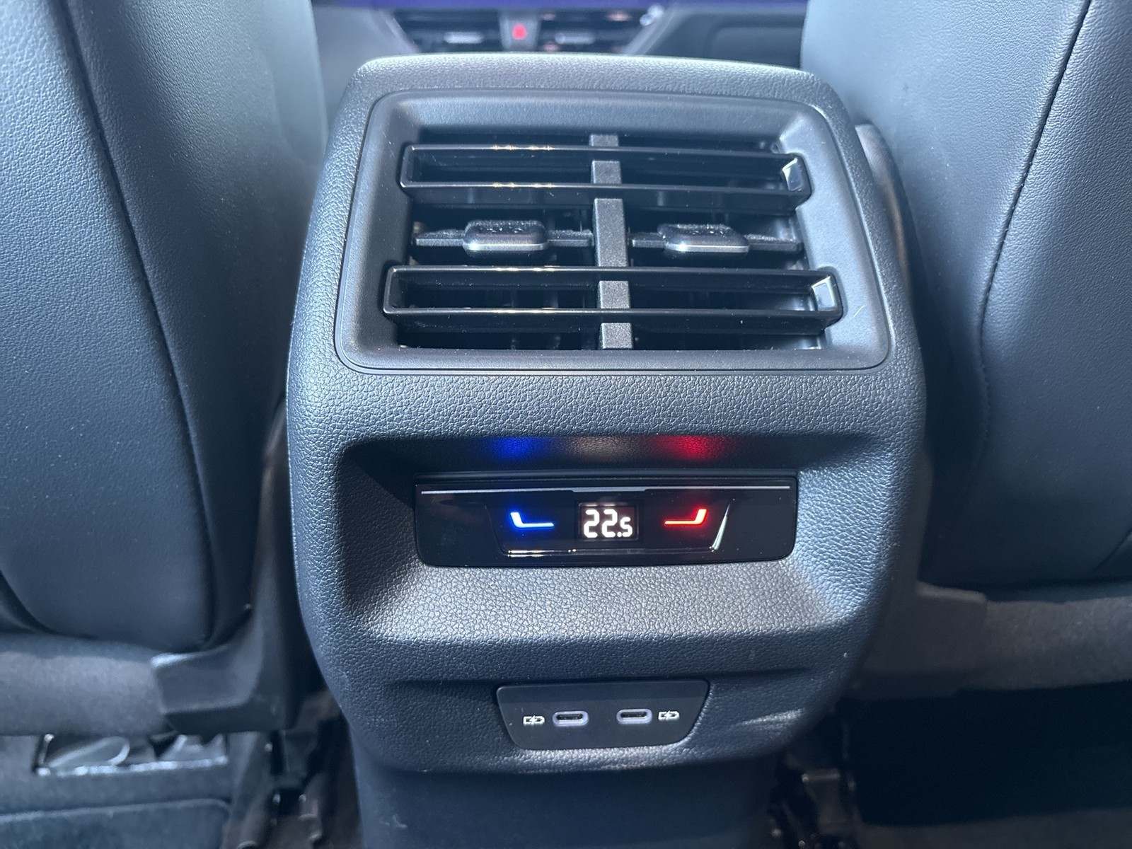 Volkswagen Tayron 1.5 HYBRID ELEGANCE AHK CAM ACC E-KLAPPE