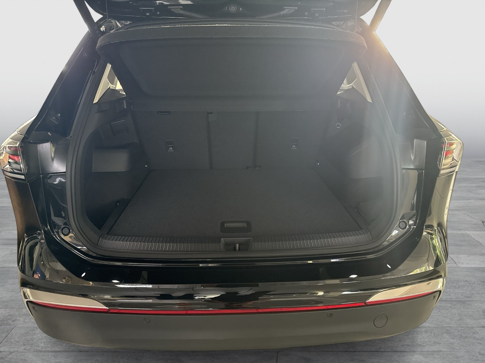 Volkswagen Tiguan 1.5 eTSI ELEGANCE DSG MATRIXLED 360CAM LM19 GARANTIE