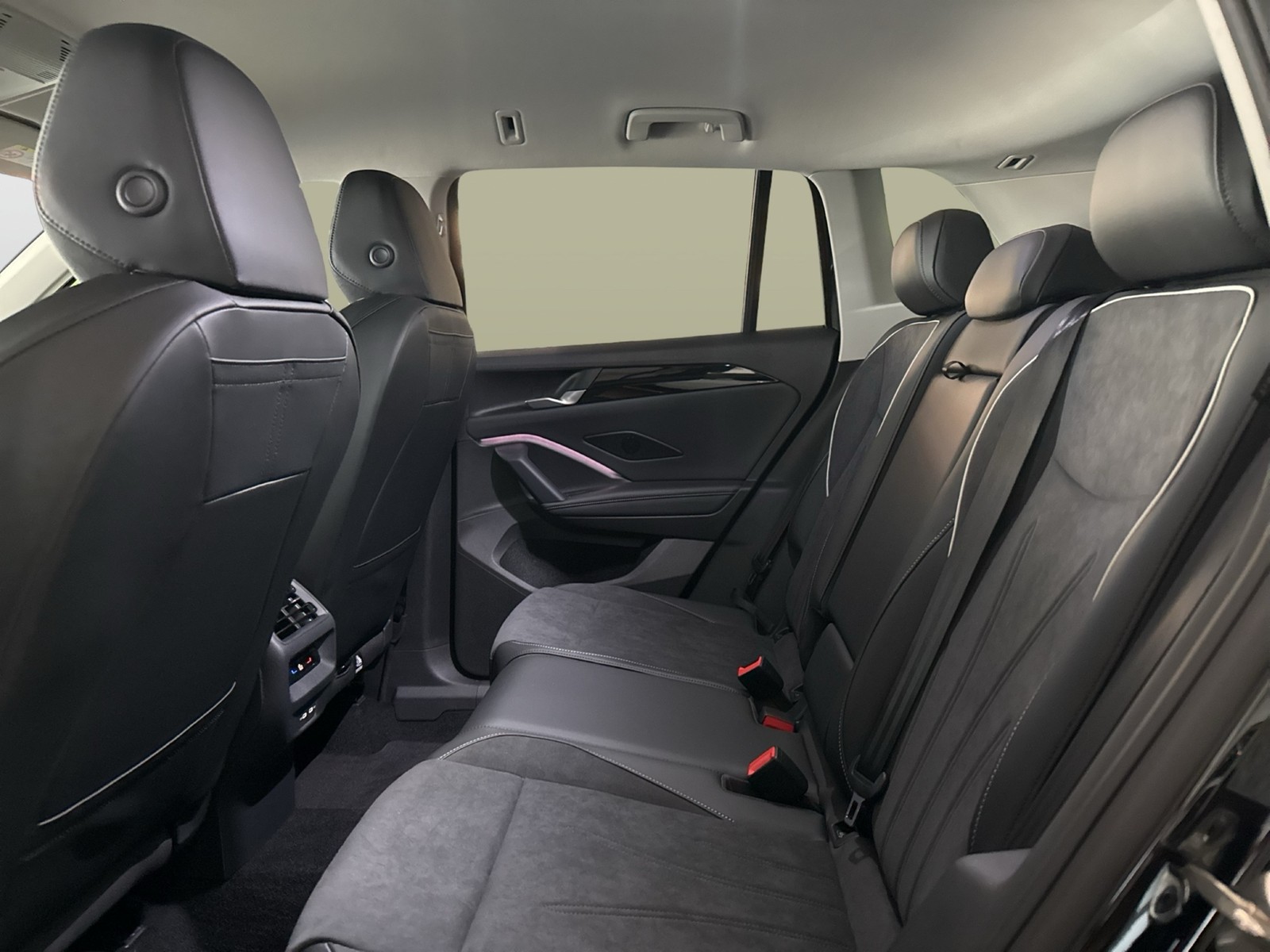 Volkswagen Tiguan 1.5 eTSI ELEGANCE DSG MATRIXLED 360CAM LM19 GARANTIE