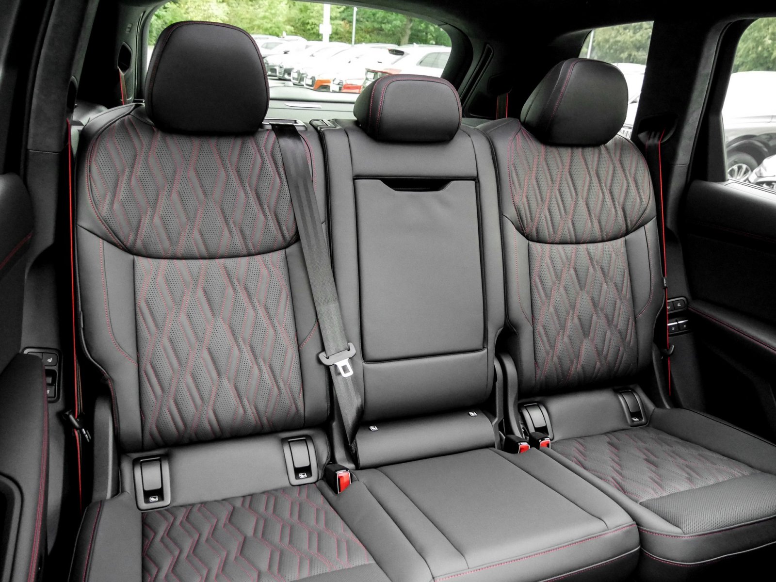 Audi Q7 S LINE 7SITZE AHK PANO B&O TECHPRO STANDHZG