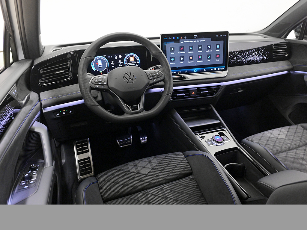 Volkswagen Tiguan 2.0 TDI R-LINE DSG BLACKSTYLE AHK MATRIXLED LM20