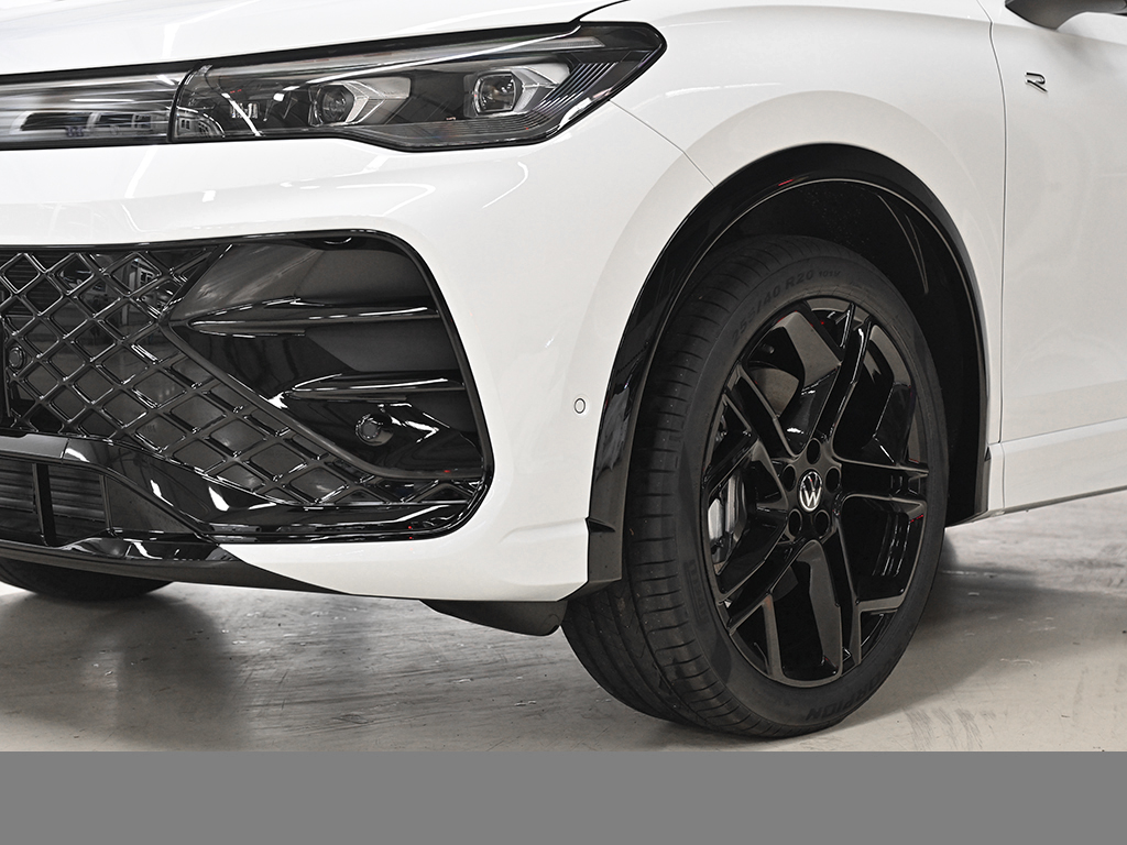 Volkswagen Tiguan 2.0 TDI R-LINE DSG BLACKSTYLE AHK MATRIXLED LM20