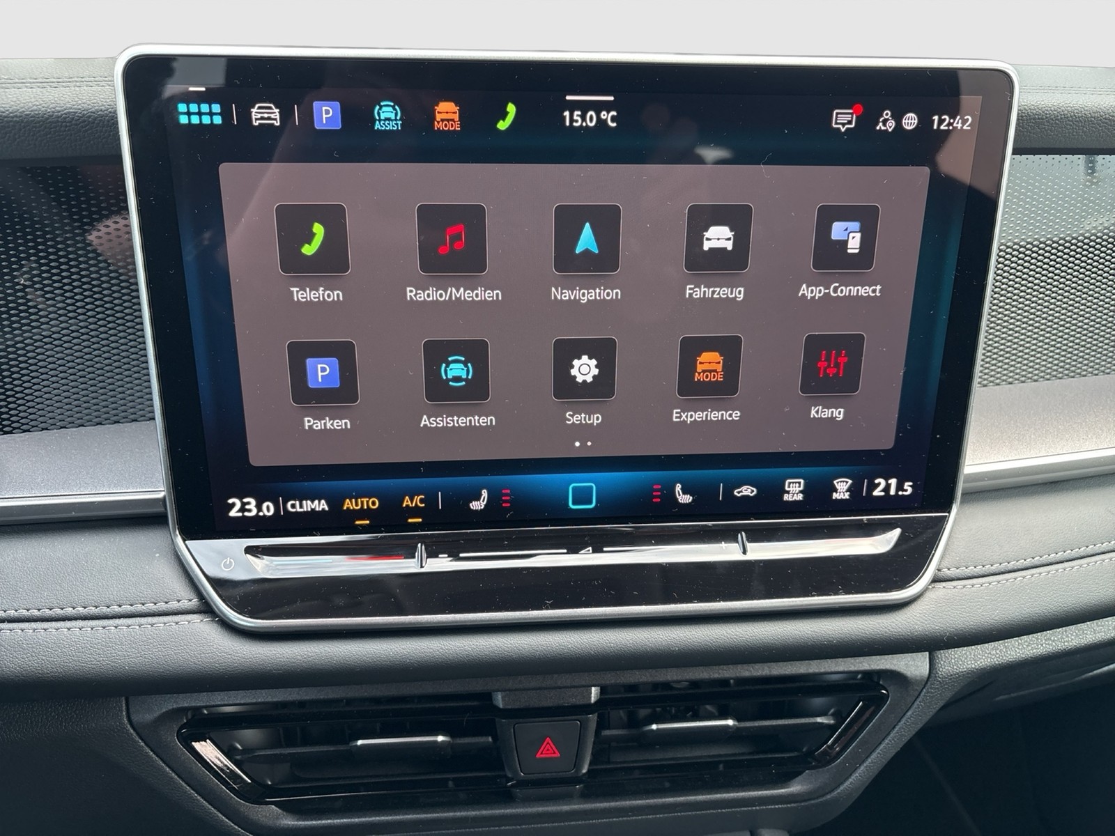 Volkswagen Tayron 2.0 LIFE AHK CAM ACC LM18 CARPLAY SITZHZ