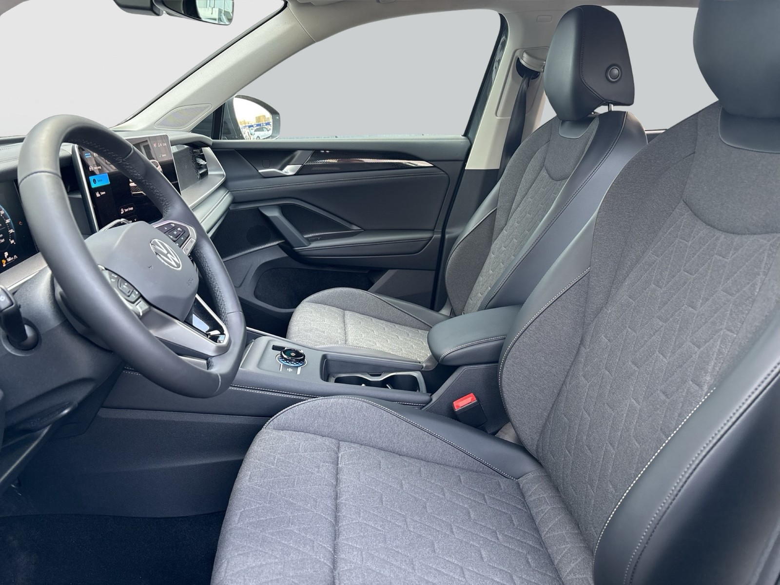 Volkswagen Tayron 2.0 LIFE AHK CAM ACC LM18 CARPLAY SITZHZ