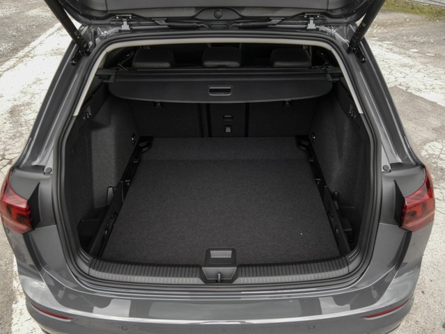 Volkswagen Golf Variant VIII 1.5 eTSI STYLE PANO 360CAM ACC