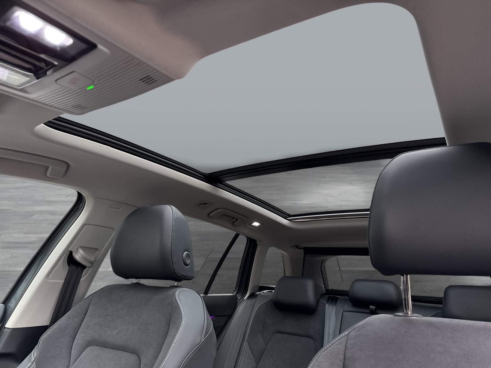 Volkswagen Golf Variant VIII 1.5 eTSI STYLE PANO 360CAM ACC