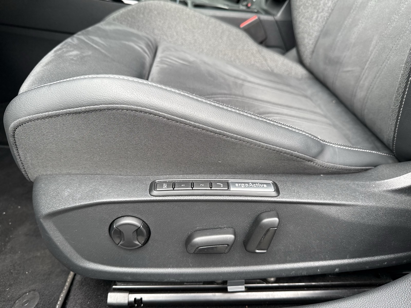 Volkswagen Golf Variant VIII 1.5 eTSI STYLE PANO 360CAM ACC